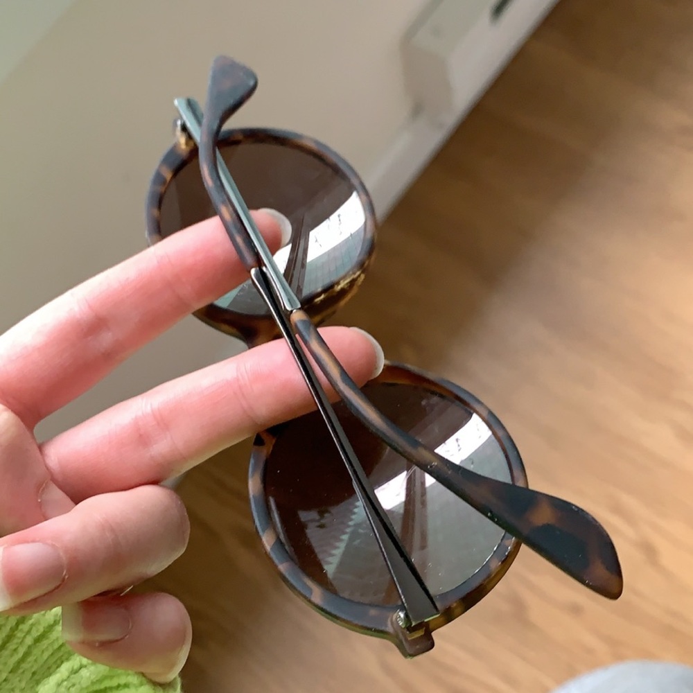 Round sunglasses - Picture 3 of 9